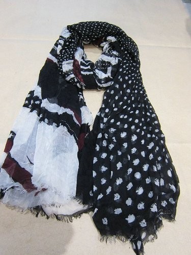 Scarf factory, black and white palka dots